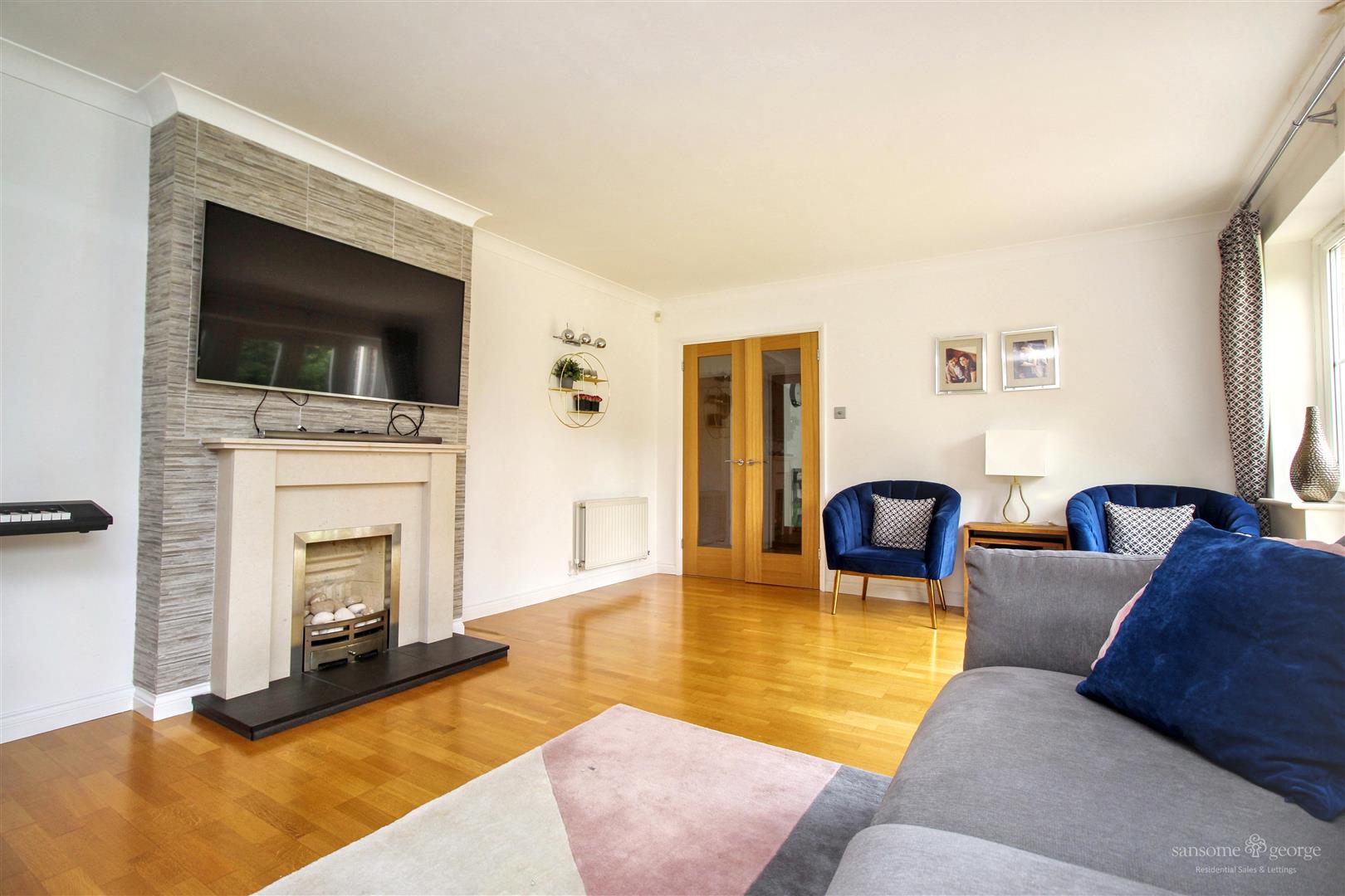 4 bed property in Roebuck Rise, Reading